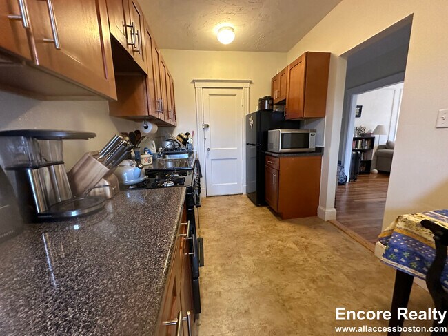 4 Commonwealth Ter, Unit 10 in Boston, MA - Building Photo - Building Photo