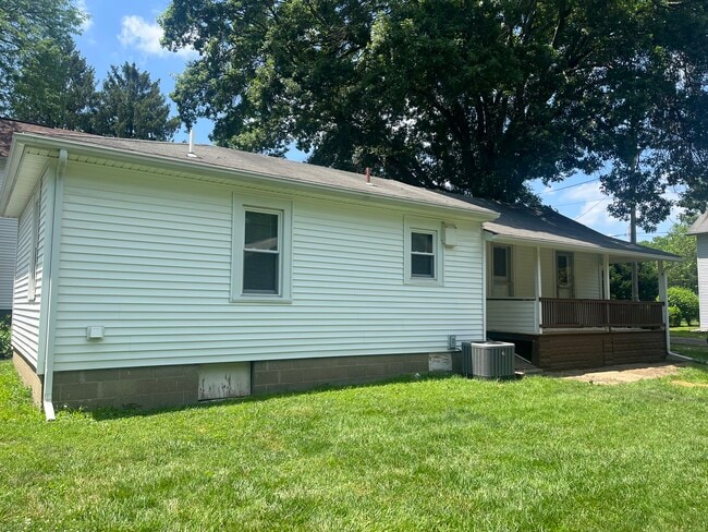 8 Fair St in Zanesville, OH - Foto de edificio - Building Photo