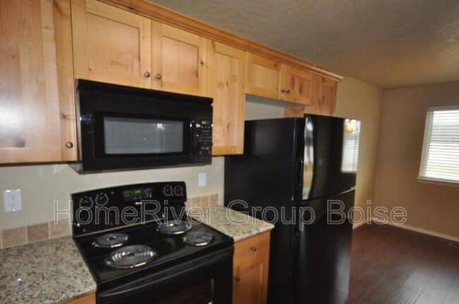 865 N Bonsai Ln in Meridian, ID - Building Photo - Building Photo