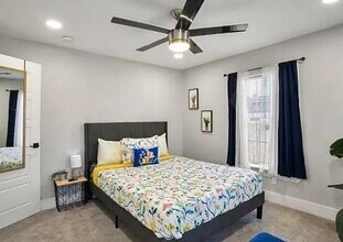 611 W Page Ave in Dallas, TX - Building Photo - Building Photo