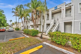 3421 NW 44th St, Unit 104 in Lauderdale Lakes, FL - Building Photo - Building Photo