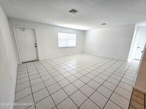 97 Lucas Rd in Merritt Island, FL - Foto de edificio - Building Photo