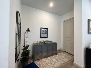 6436 Northern Dancer Dr in North Richland Hills, TX - Foto de edificio - Building Photo