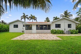 143 SE 27th Way in Boynton Beach, FL - Building Photo - Building Photo