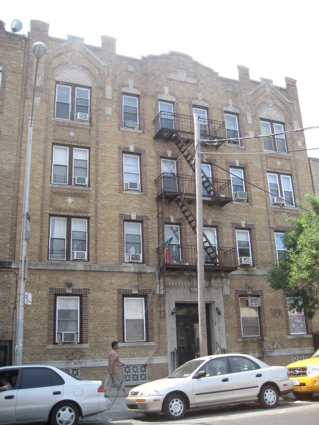 110 Avenue C in Brooklyn, NY - Building Photo - Building Photo