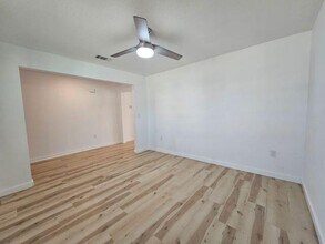931 Merganser Way in Crestview, FL - Foto de edificio - Building Photo