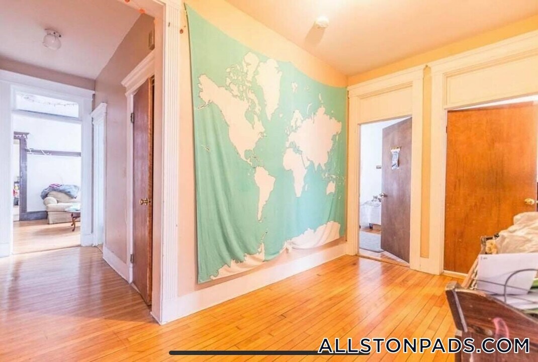 28 Glenville Ave in Boston, MA - Building Photo