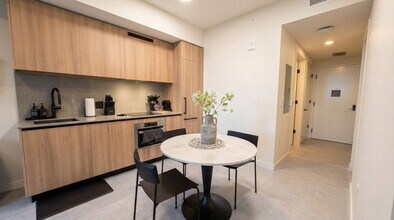 121 NE 5th St, Unit SI ID1468395P in Miami, FL - Building Photo - Building Photo