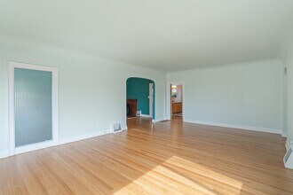 404 Pioneer Ave E in Montesano, WA - Building Photo - Building Photo