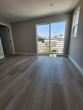 2223 S Highland Ave in Los Angeles, CA - Building Photo - Building Photo