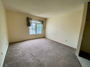 13019 Wimberly Square in San Diego, CA - Building Photo - Building Photo