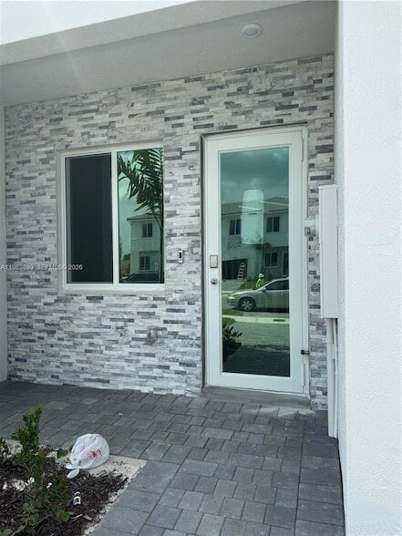 738 SE 13th Ct in Homestead, FL - Building Photo - Building Photo