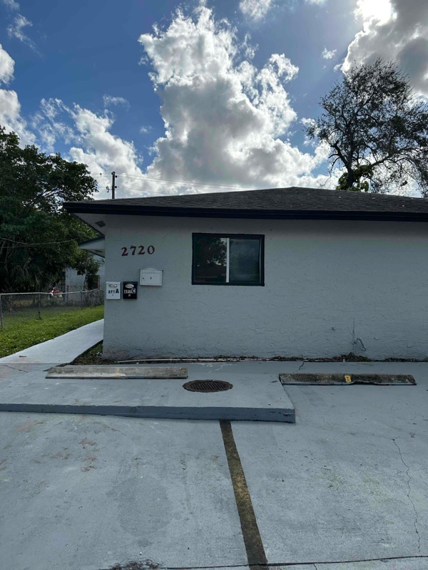 2720 NW 13th St in Fort Lauderdale, FL - Building Photo - Building Photo