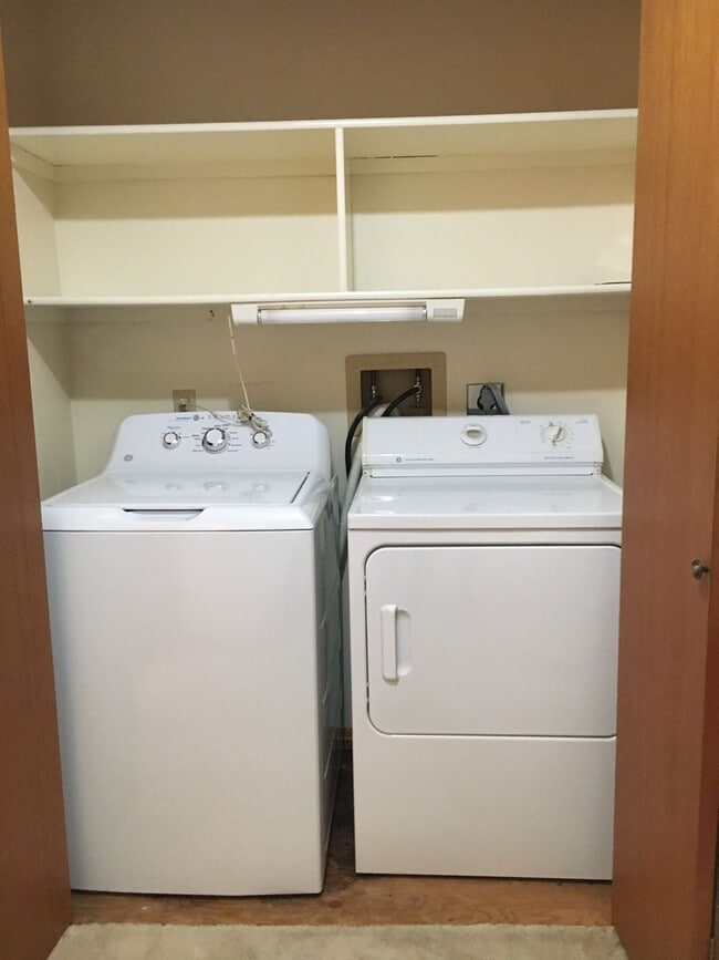 property at 2200 W Dickerson St