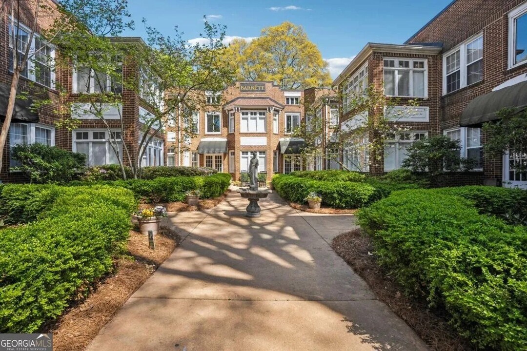 737 Barnett St NE in Atlanta, GA - Building Photo