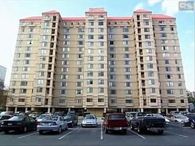 property at 1600 Park Cir