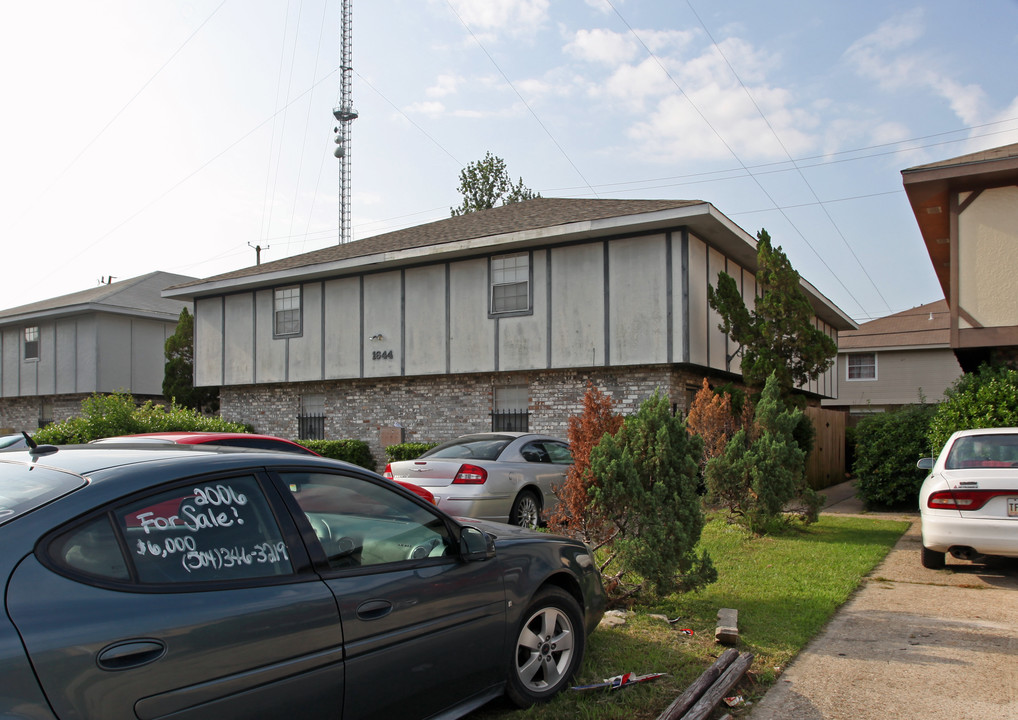 1644-1648 Gary Ct in Gretna, LA - Building Photo