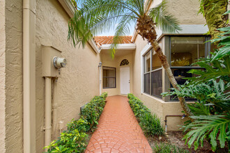 22675 Meridiana Dr in Boca Raton, FL - Building Photo - Building Photo