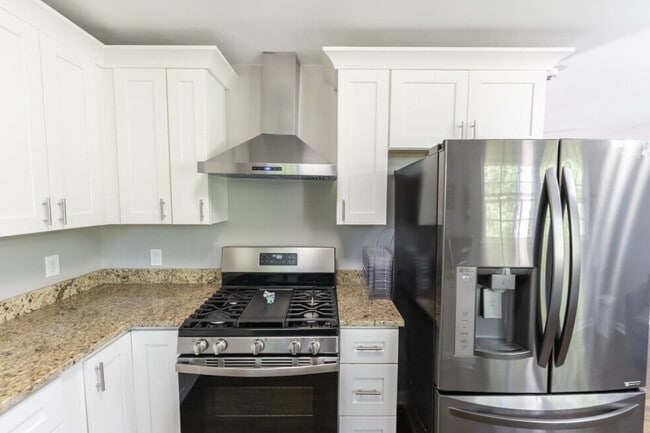 Private Furnished Room in Shared House