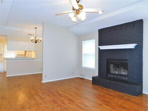 2212 Bolivar St in Denton, TX - Building Photo - Building Photo