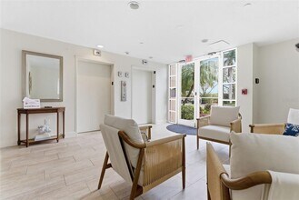 4750 Dolphin Cay Ln S in St. Petersburg, FL - Building Photo - Building Photo