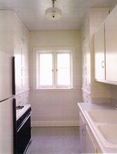 445 Wilson W St, Unit E in Madison, WI - Foto de edificio - Building Photo