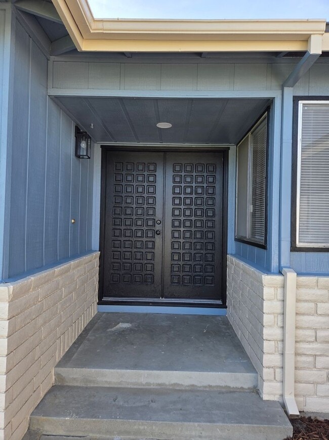 37 S Olive St in Lemoore, CA - Building Photo - Building Photo