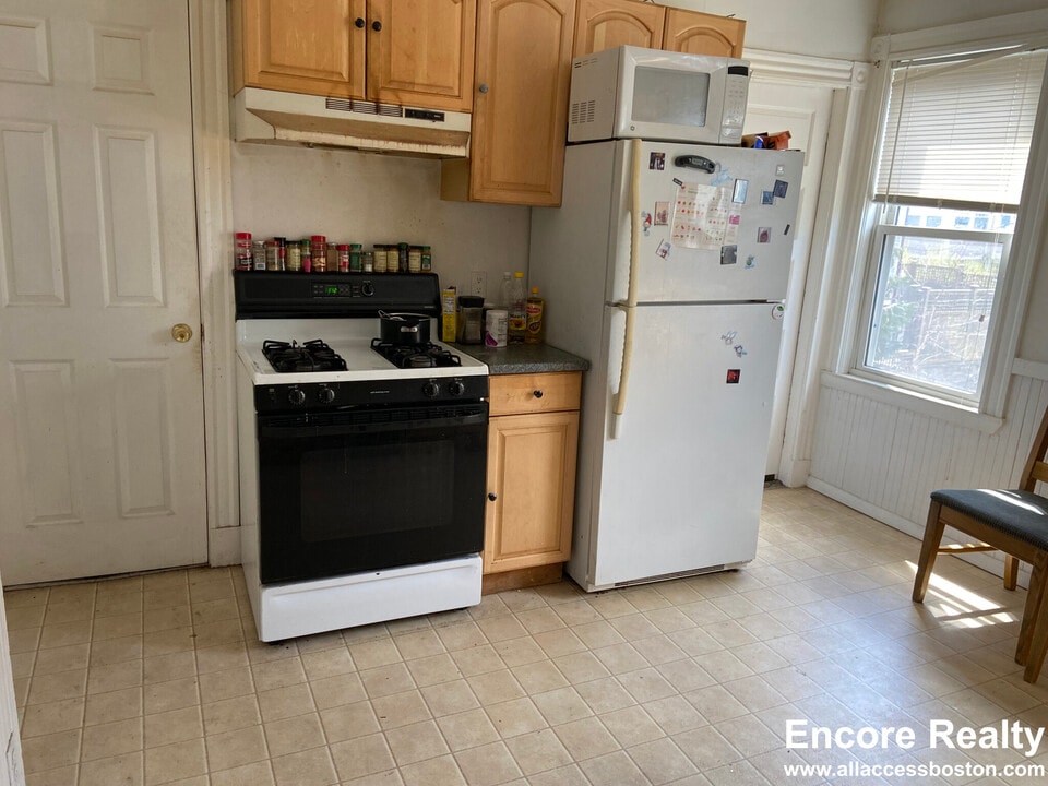 10 Cambridge Ter, Unit 3 in Cambridge, MA - Building Photo