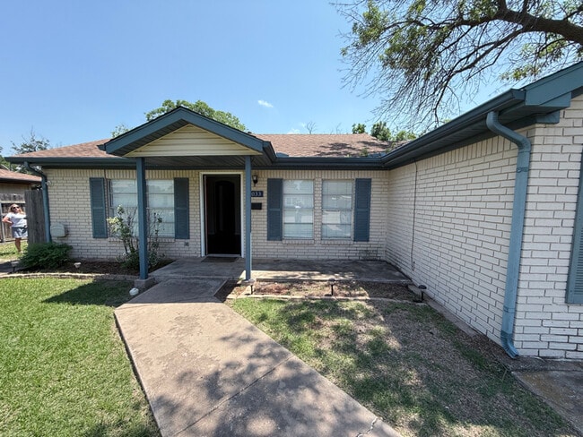 property at 3033 Moffett Ave