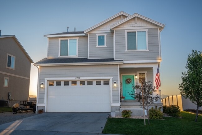 property at 1216 S Raintree Ln