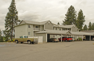 676 E Shiloh Loop in Hayden, ID - Building Photo