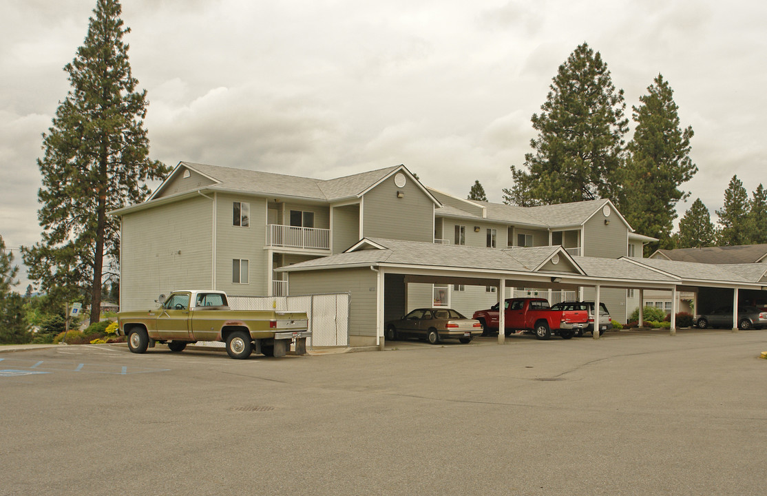 676 E Shiloh Loop in Hayden, ID - Foto de edificio