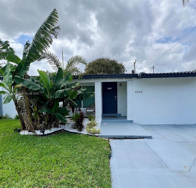 property at 5365 N Andrews Ave