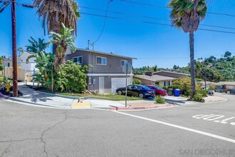 5301-5303 Prosperity Ln in San Diego, CA - Foto de edificio - Building Photo