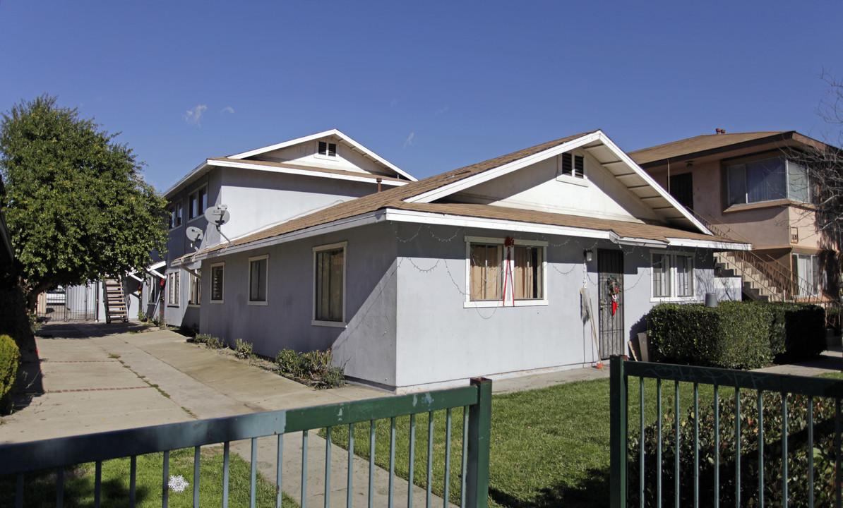 1124 W Stoneridge Ct in Ontario, CA - Building Photo