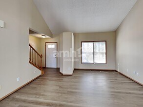 5886 Westbend Dr in Galloway, OH - Building Photo - Building Photo