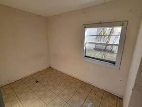 12325 Lakeshore Dr in Canal Point, FL - Building Photo - Building Photo