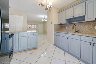 7724 W 29th Ln in Hialeah, FL - Building Photo - Building Photo