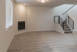 15818 14th Ave W in Lynnwood, WA - Foto de edificio - Building Photo