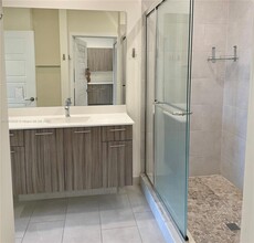 4636 NW 84th Ave, Unit 38 in Doral, FL - Building Photo - Building Photo