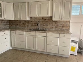 931 S Juniper Dr in Moses Lake, WA - Foto de edificio - Building Photo