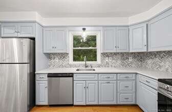 412 Main St in New Canaan, CT - Building Photo - Building Photo