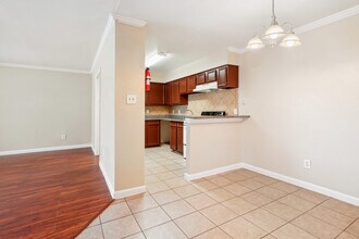 12770 Rodeo Square Dr in Houston, TX - Building Photo - Building Photo