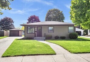 2832 S 11th Pl in Sheboygan, WI - Building Photo