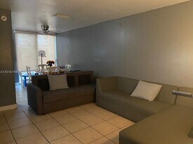 6166 SW 68th St in South Miami, FL - Building Photo