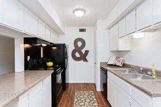 Pepper Tree in College Station, TX - Building Photo - Building Photo