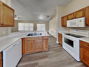 6200 Erik Ct in Melbourne, FL - Foto de edificio - Building Photo