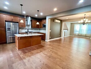 1374 Brooklyn Walk NE in Issaquah, WA - Building Photo - Building Photo