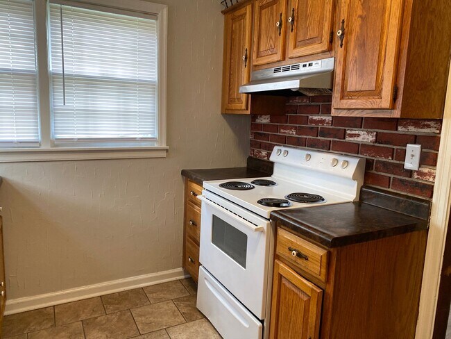 34 Locust Ln in Jackson, TN - Building Photo - Building Photo