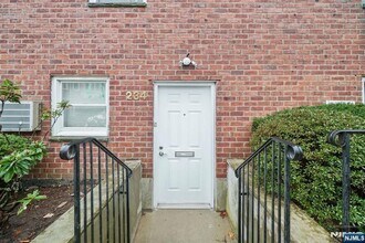 234 Columbia Ave, Unit 19 in Fort Lee, NJ - Building Photo - Building Photo
